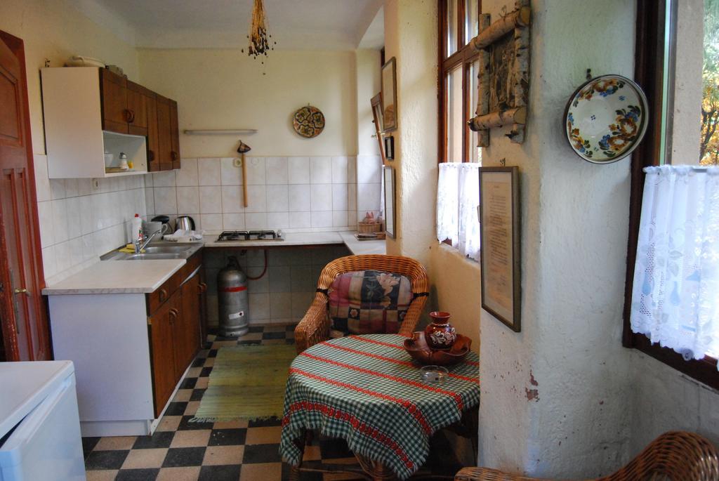Boroka Apartmanhazak - Oereghaz ヴェラム 部屋 写真